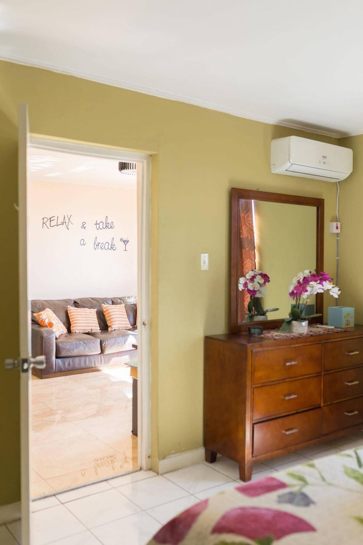 New Kingston Ca Guest Apartment VI Екстериор снимка